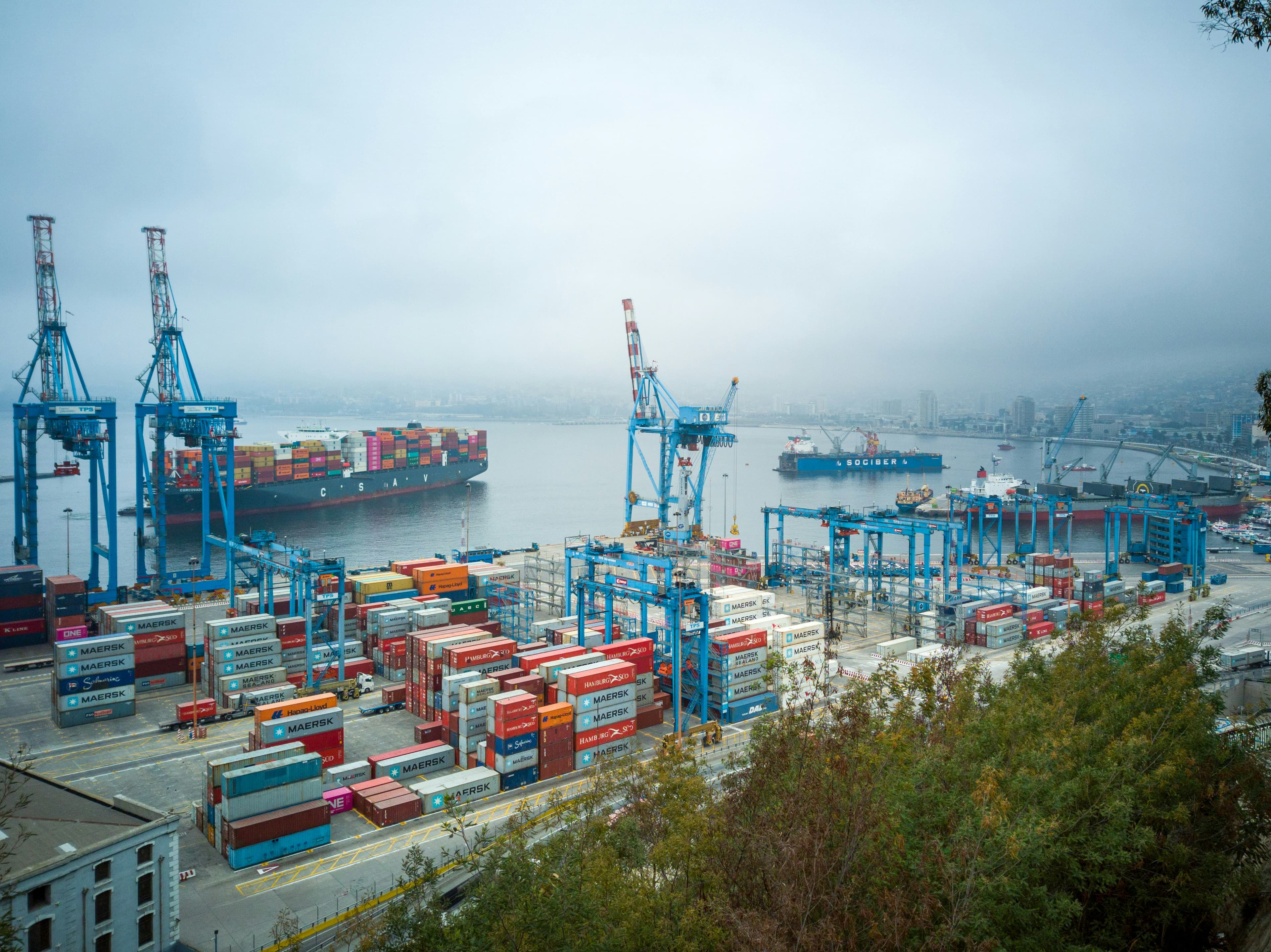 Pelabuhan logistik