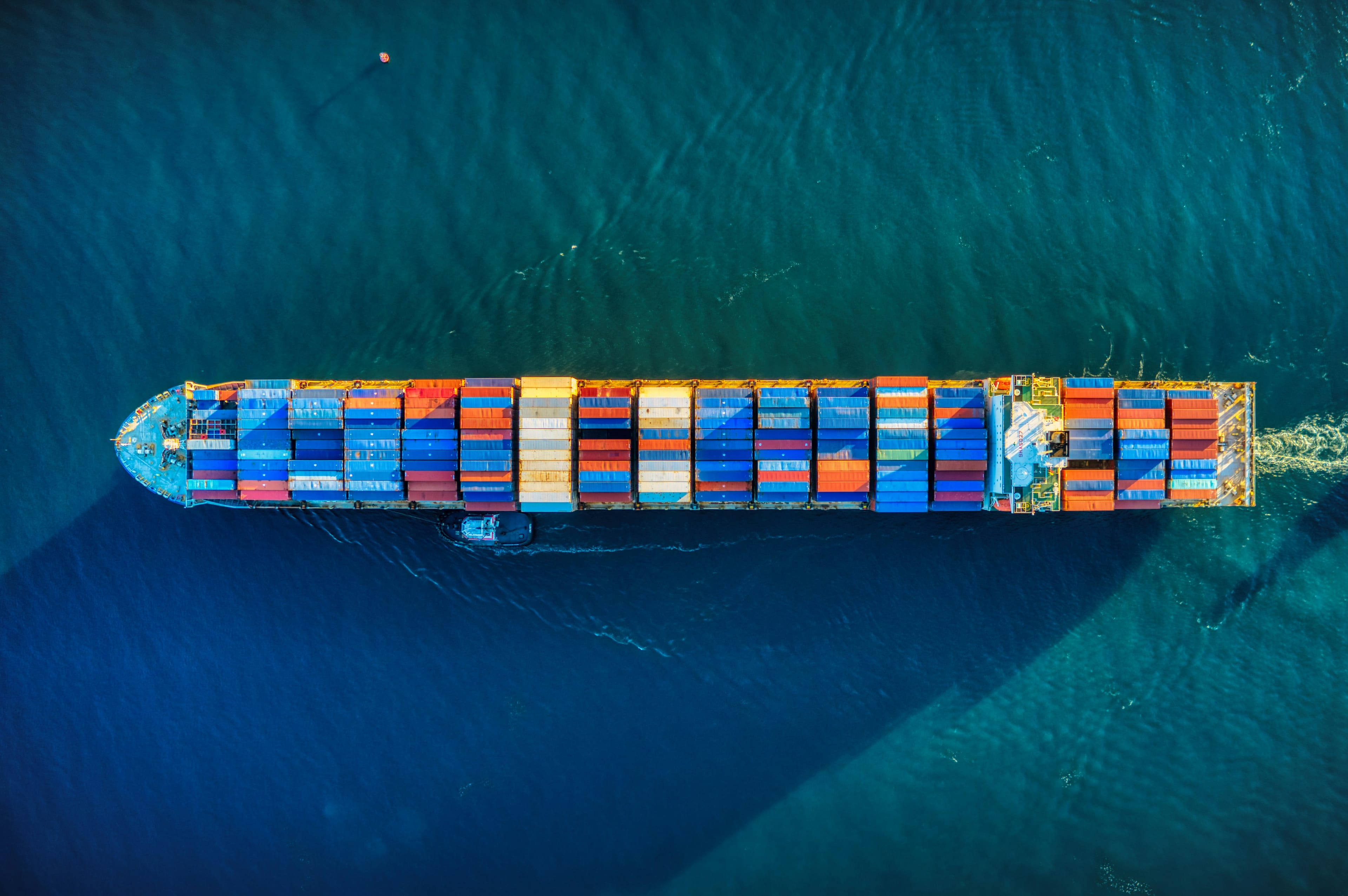 Kapal container logistik